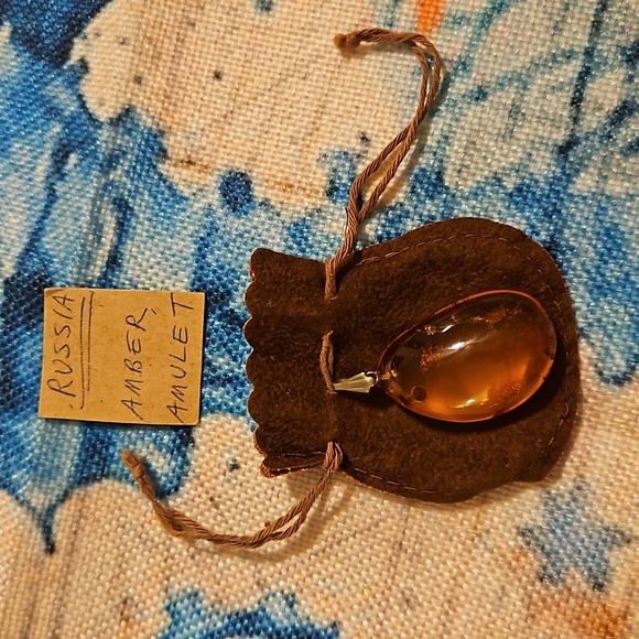 Vintage Jewelry - Vintage Baltic Amber Amulet Pendant
